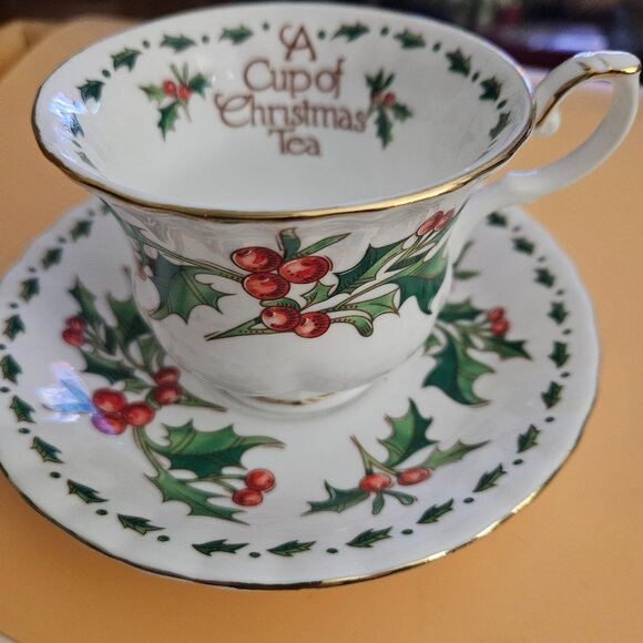 A cup of Christmas tea teacup and saucer Waldman house 1992 - Picture 1 of 5